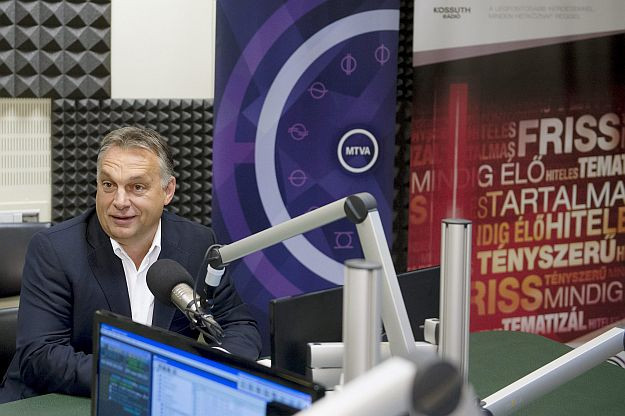 Orbán Viktor nagyon szomorú, hogy valamiért mindenki szembejön az autópályán