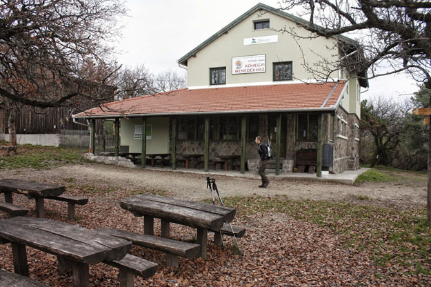 „Jöjj vissza, vándor” - Turista- és kulcsosházak a Pilisben