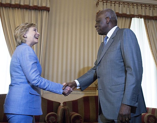 Clinton és Santos 2009-ben