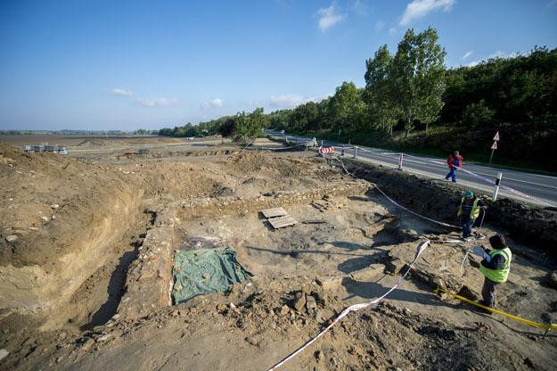 De mit mondanak a régészek a bonyhádi templomról?