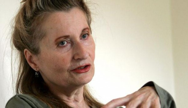 „Magyarország csak hallgathat” – Elfriede Jelinek a Narancsnak