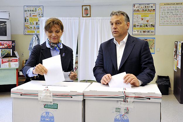 Orbán a Normafáról népszavazik