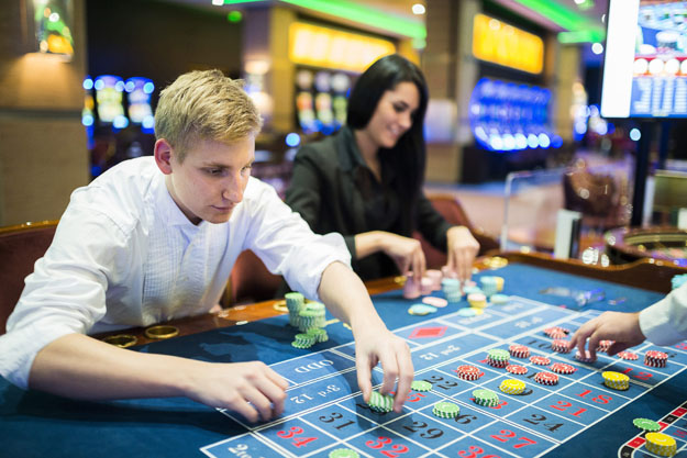 találkozik az online szerencsejáték döntések)