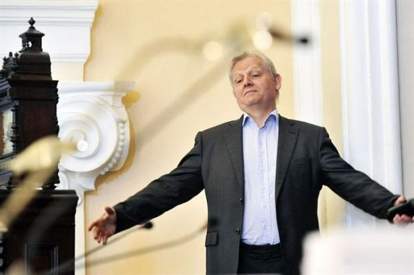 Orbán Viktor személyesen vitte el a selyemzsinórt Tarlósnak