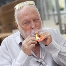 Andy Vajna pénzben fürdik 