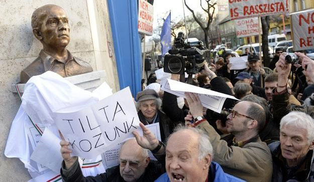 Az eltüntetett szobor - Donáth György emlékezete