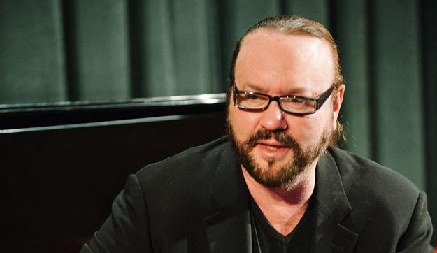 „A dalok mindig újságcikkek” - Desmond Child dalszerző, producer 