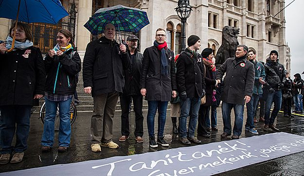 „Szóltunk, hogy ebből baj lesz” – a gigatüntetés legerősebb mondatai