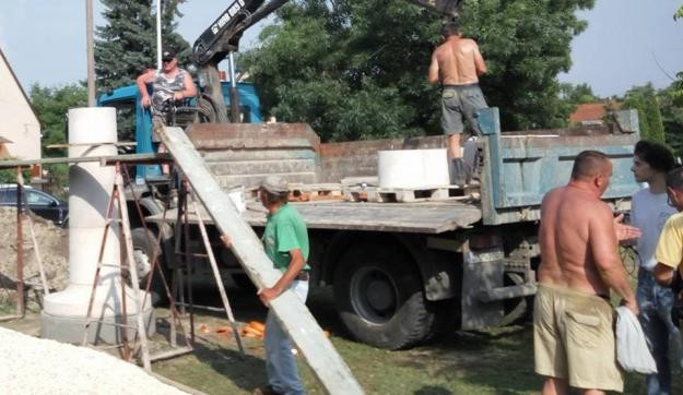 Szoborháború: Antiszemitizmust és dulakodást hozott a turul Szentendrére