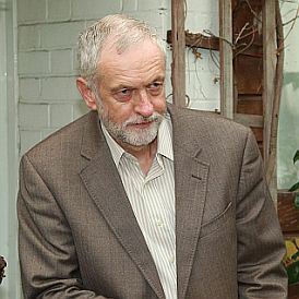 Megalázó módon szavazták le képviselőtársai Corbynt