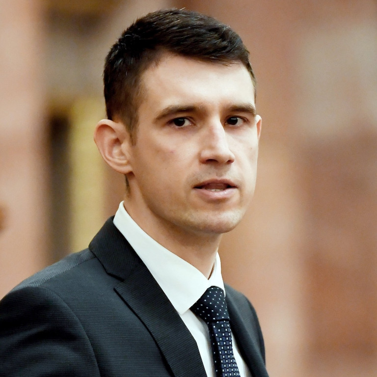 Bencsik: Legyen kötelező az oltás a képviselőknek is!