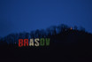 Piros-fehér-zöld díszkivilágítással köszönti a magyarokat Brassó