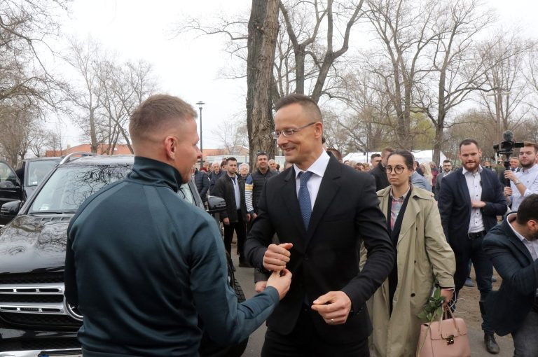 A győri egyetem 370 millióért megvette Dzsudzsákék cégét