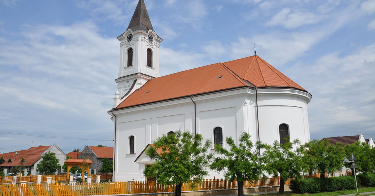 Református templomok felújítását támogatja a kormány, de fontos, hogy jövő tavaszig elkészüljenek