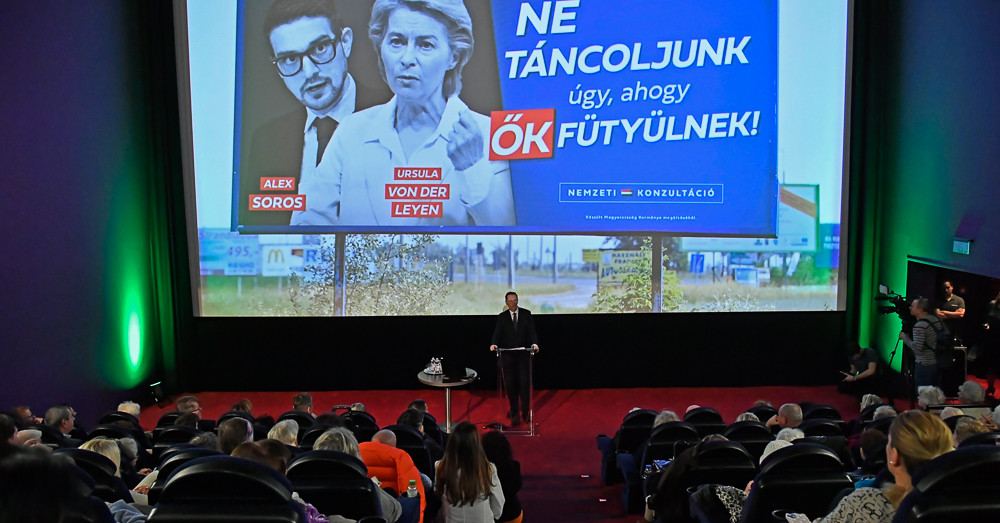 Az MKKP és Hadházy Strasbourghoz fordult a szerintük jogsértő propagandaplakátok miatt