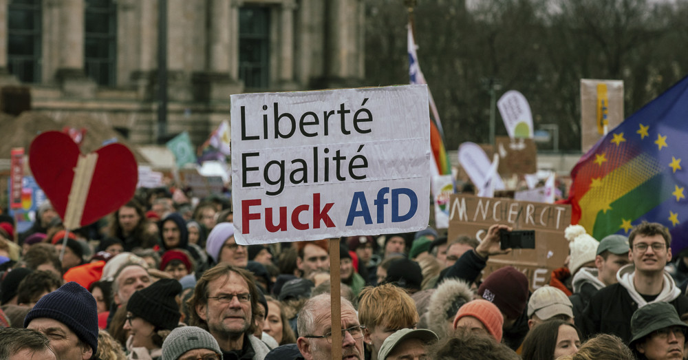 Tiltsák be, vagy kormányozzon helyi szinten? Mihez kezd Németország az AfD-vel?