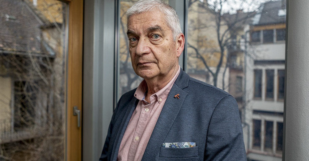 „Haja szála sem görbült”