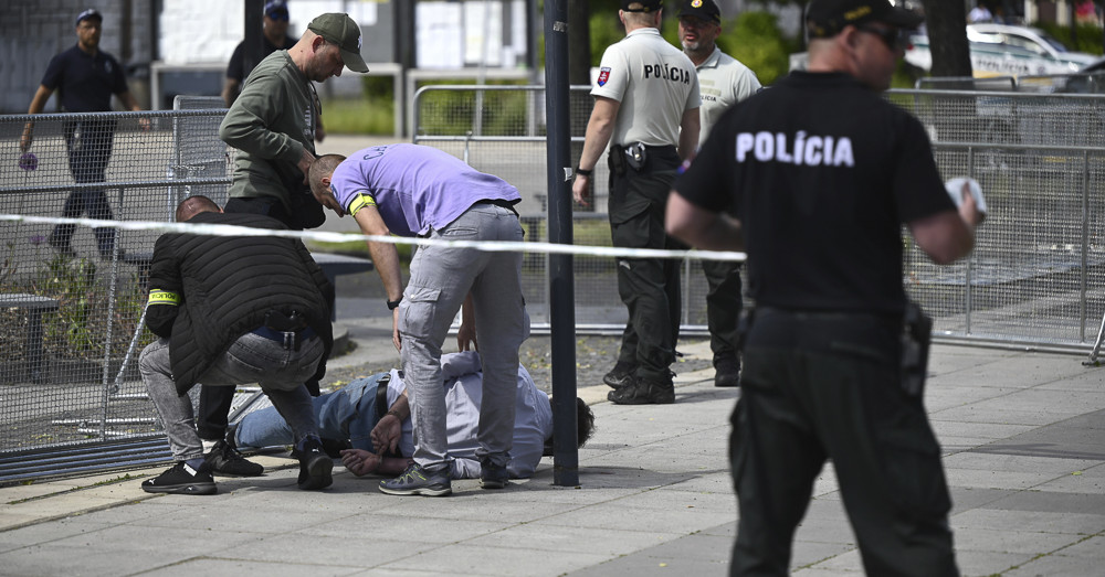 Terrortámadásra minősítették át a Fico elleni merényletet