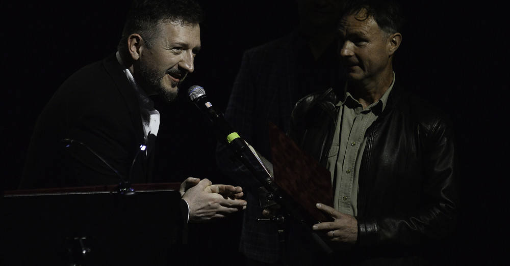 Engednek a kilencvenből