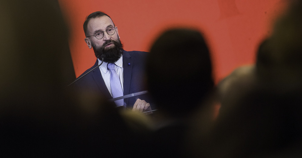 Mit szabad írni Szájer Józsefről, és mit nem?