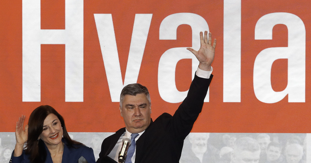 „Távozzatok, aljas ringyók!”