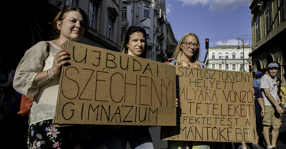 Kiágyazódás az autokráciából
