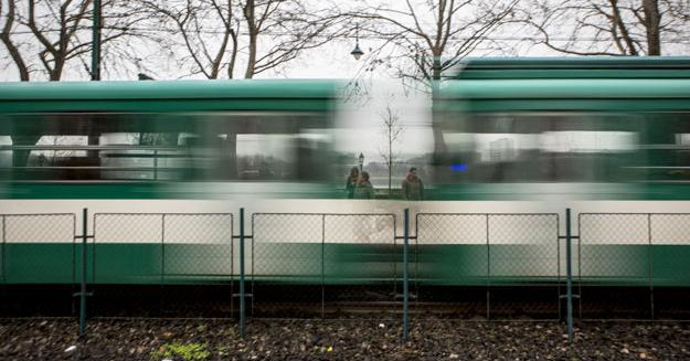 HVG: Nincs elég forgalomképes HÉV-szerelvény, újabb járatritkításra készül az állam