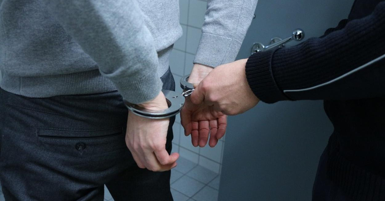 444: Rossz nyomkövető miatt tudott elszökni a pedofil fociedző