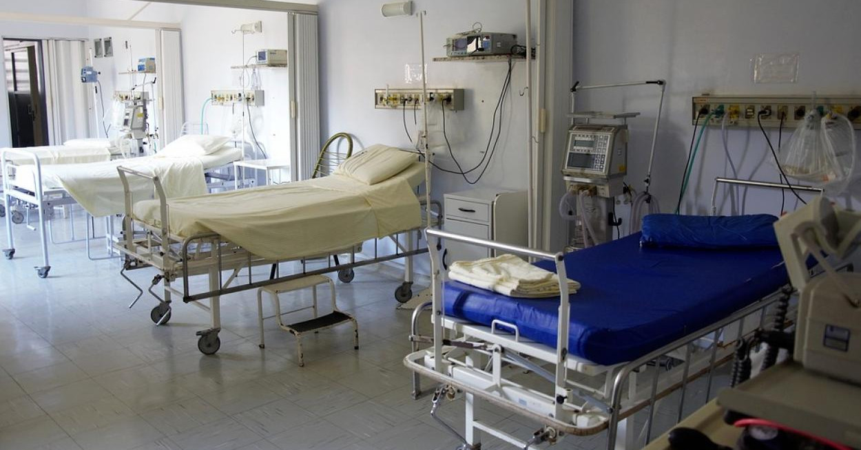 Vesztegetés miatt emeltek vádat egy Pest megyei vezető orvos ellen