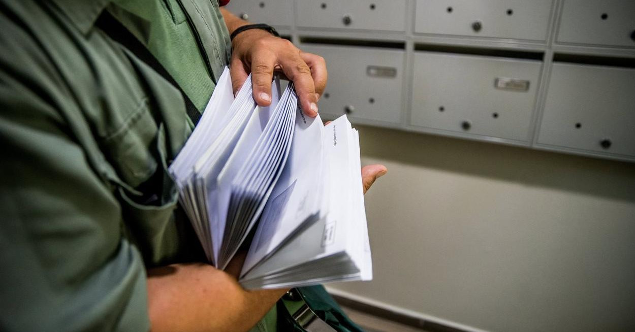 Vizsgálja a Magyar Posta a hőgutát kapott, később a kórházban elhunyt kézbesítő ügyét