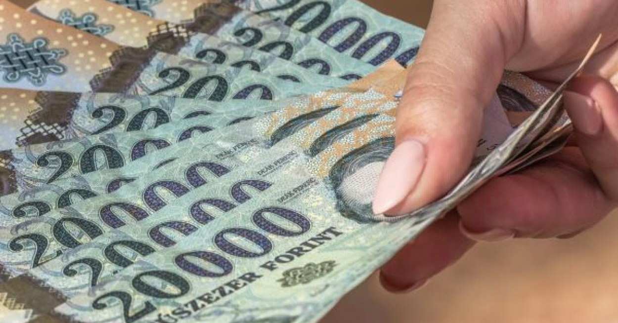 359 ezer forint volt júniusban a nettó mediánkereset