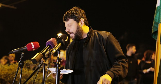 Jászberényi Sándor író terápiára küldené Puzsért és Ábrahám Róbertet is