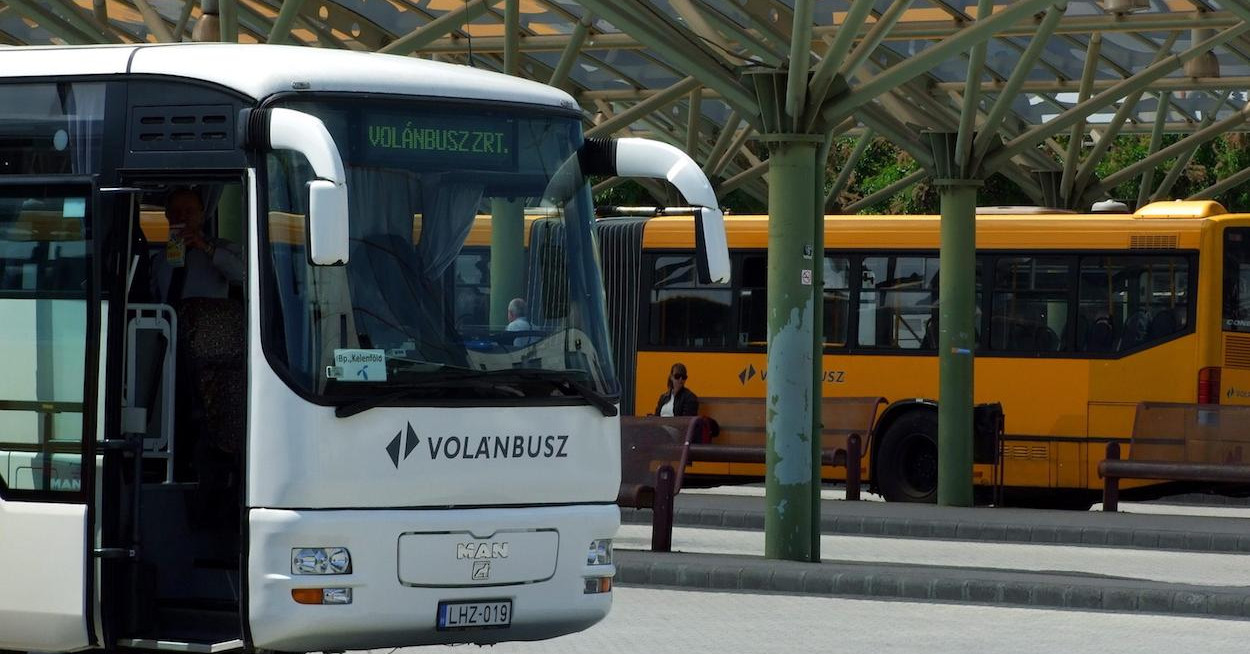 Döntött Lázár, beolvad a Volánbusz a MÁV START-ba