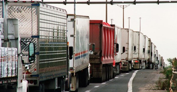 Csak az év végéig szedhet útdíjat a teherautók után a főváros