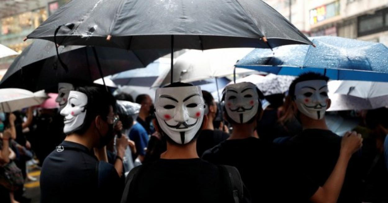 Tizennégy demokráciapárti aktivistát és ellenzéki politikust ítéltek el Hongkongban