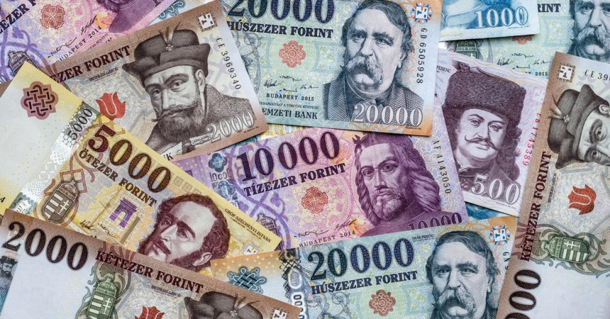 Több tízmilliárd forintot szórt még ki a kormány a félretett pénzekből