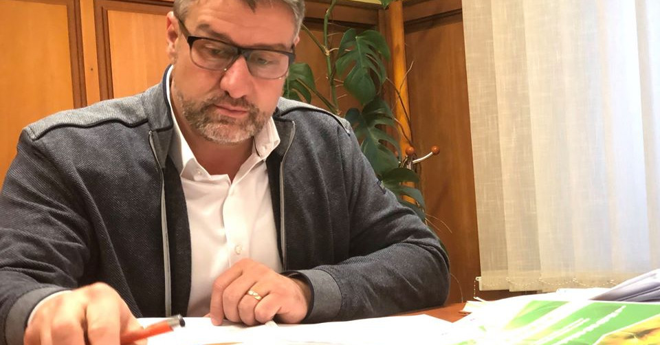 A régi polgármester Simonka legújabb kihívója a pusztaottlakai választáson