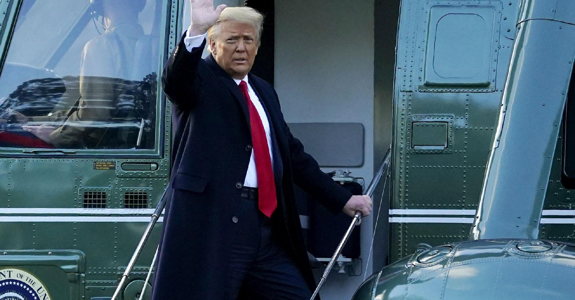 Elfogtak egy fegyverest Trump gyűlése előtt