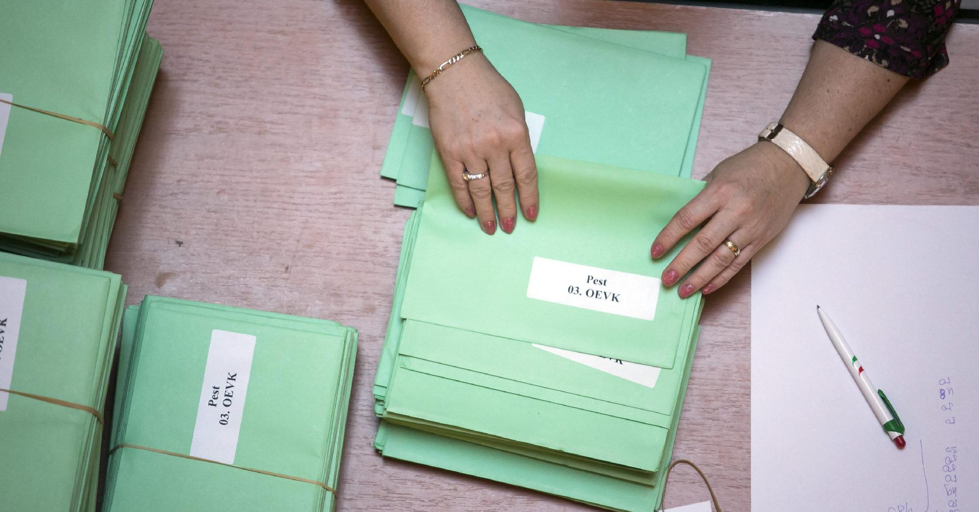 Egy 7 éve elhunyt nő és a 116 éve született szomszéd is kapott választási értesítőt