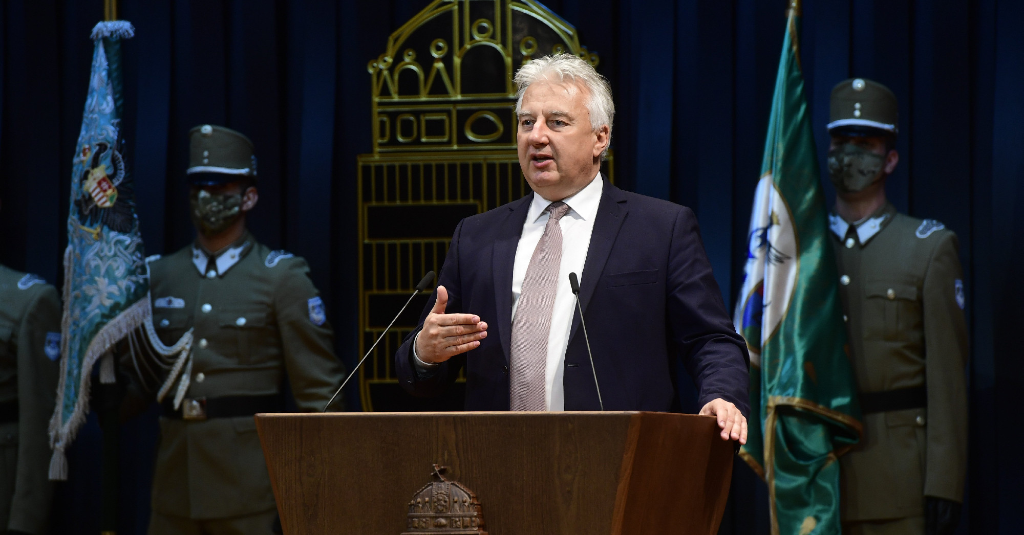 Józsefvárosi lakóházakat sajátítana ki a kormány