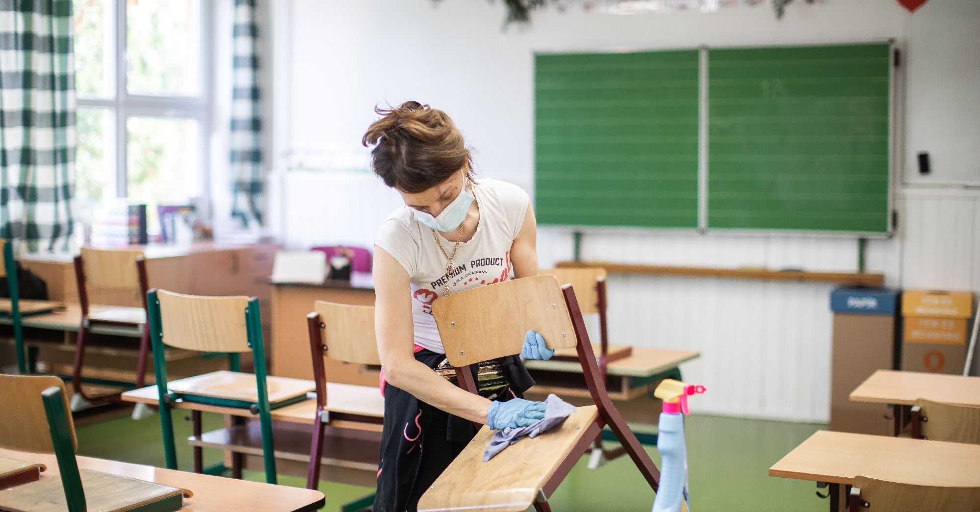 Két és fél év után csak most fizették ki több tanárnak a Covid miatti táppénz-kiegészítést