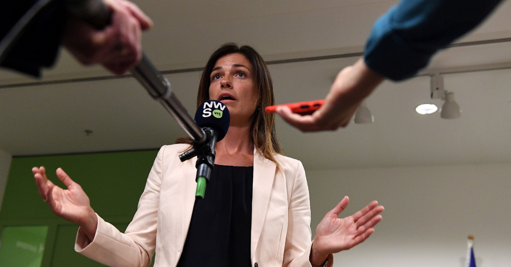 Hiába nem tájékozódik jogból Varga Judit, az őt jogtudósként foglalkoztató munkahelye elégedett vele