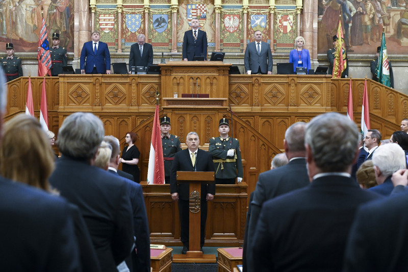 OGY - Megv?lasztott?k minisztereln?knek Orb?n Viktort