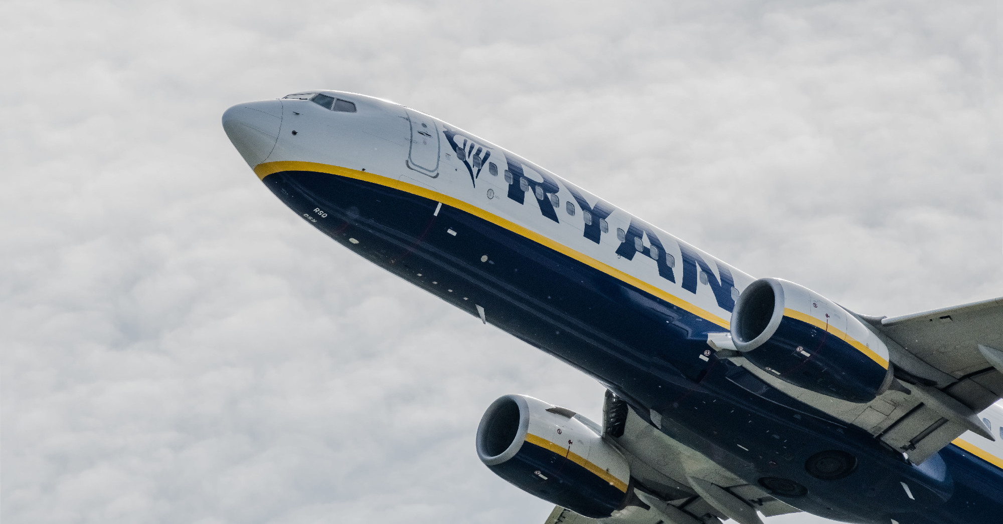 Beszántja a reptéri becsekkolást a Ryanair