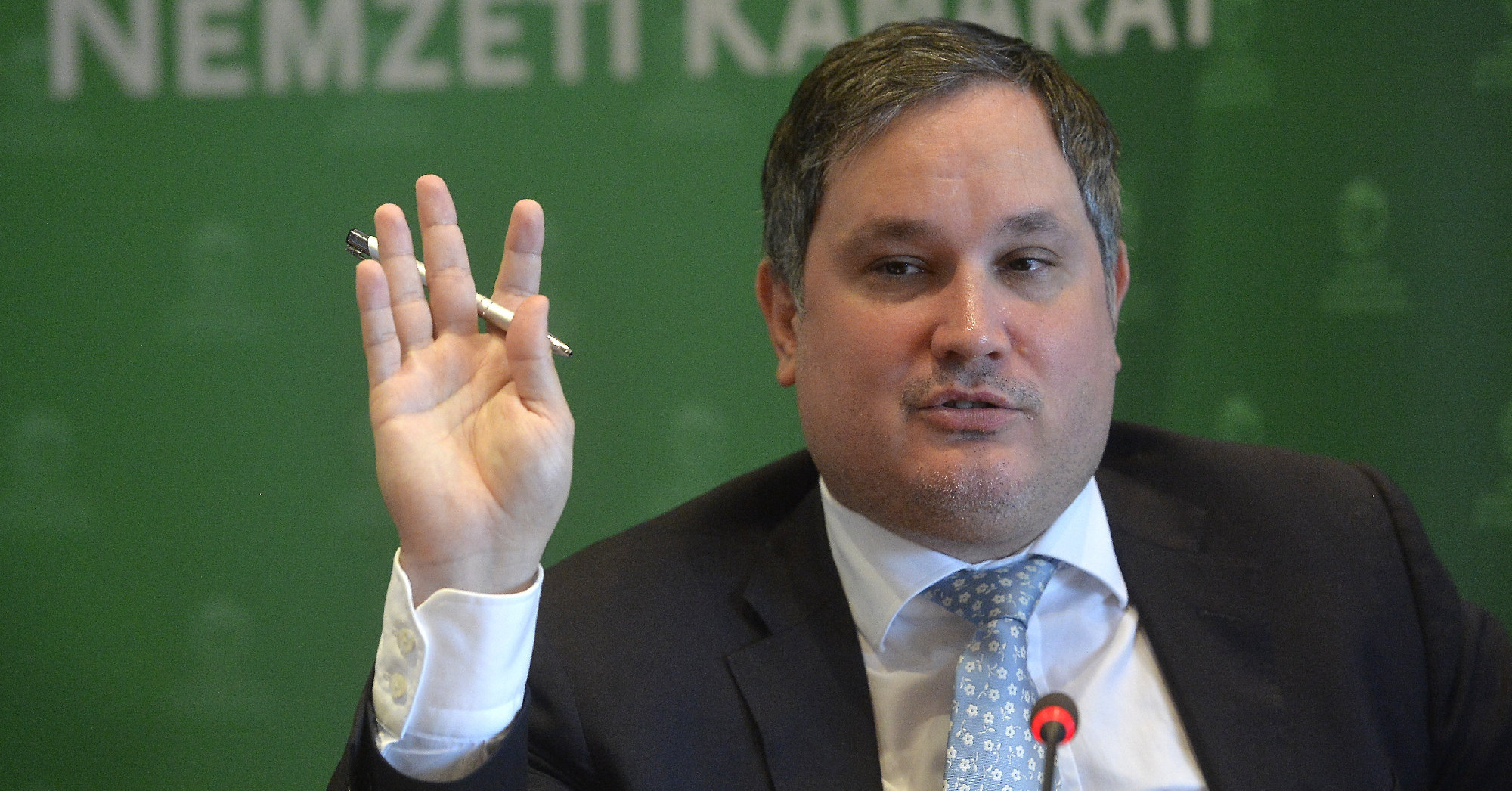 Nagy Mártonék nagy pénzt vettek ki a repteret és Vodafone-t megvásárló állami cégből
