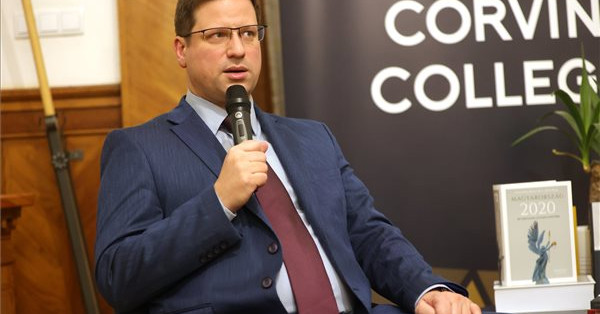 444: Gulyás Gergely esküvőjén gyűlt össze a NER-elit a Várban