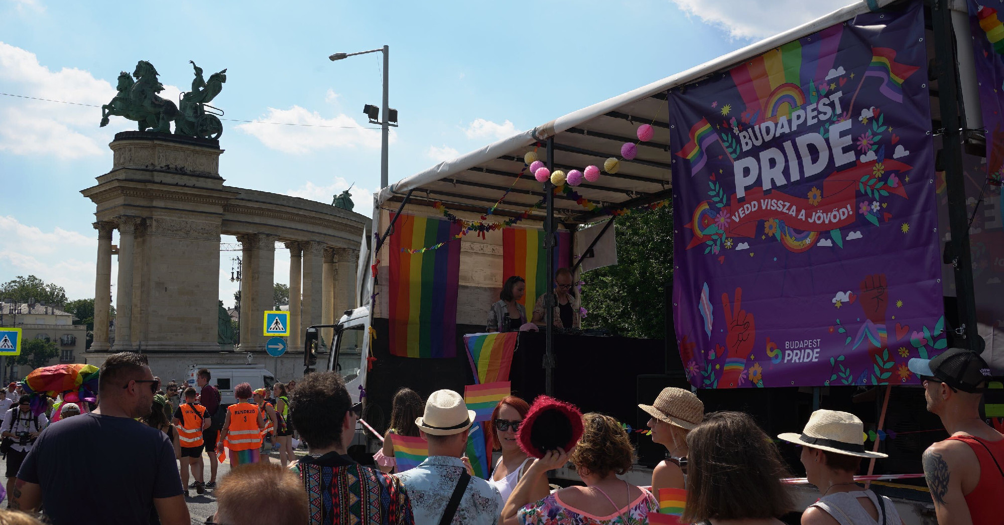 Pride: a szükségesség és arányosság tesztje – tiltsuk be Alice Weidelt!
