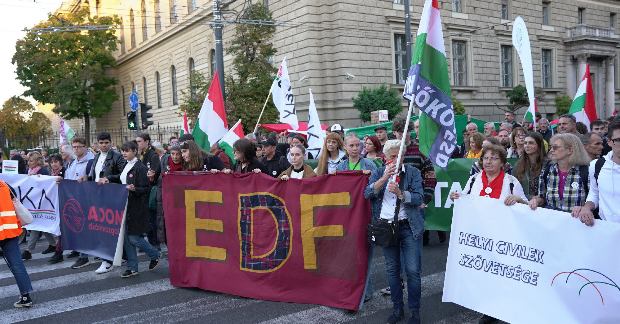 Délután tüntetnek a Belügyminisztérium előtt