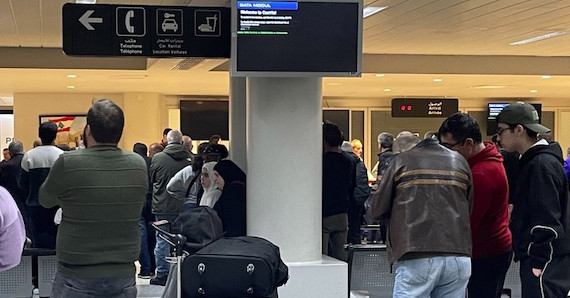 Hackertámadás érte Bejrút repülőterét, a kijelzőkön a Hezbollah elleni üzenetek jelentek meg
