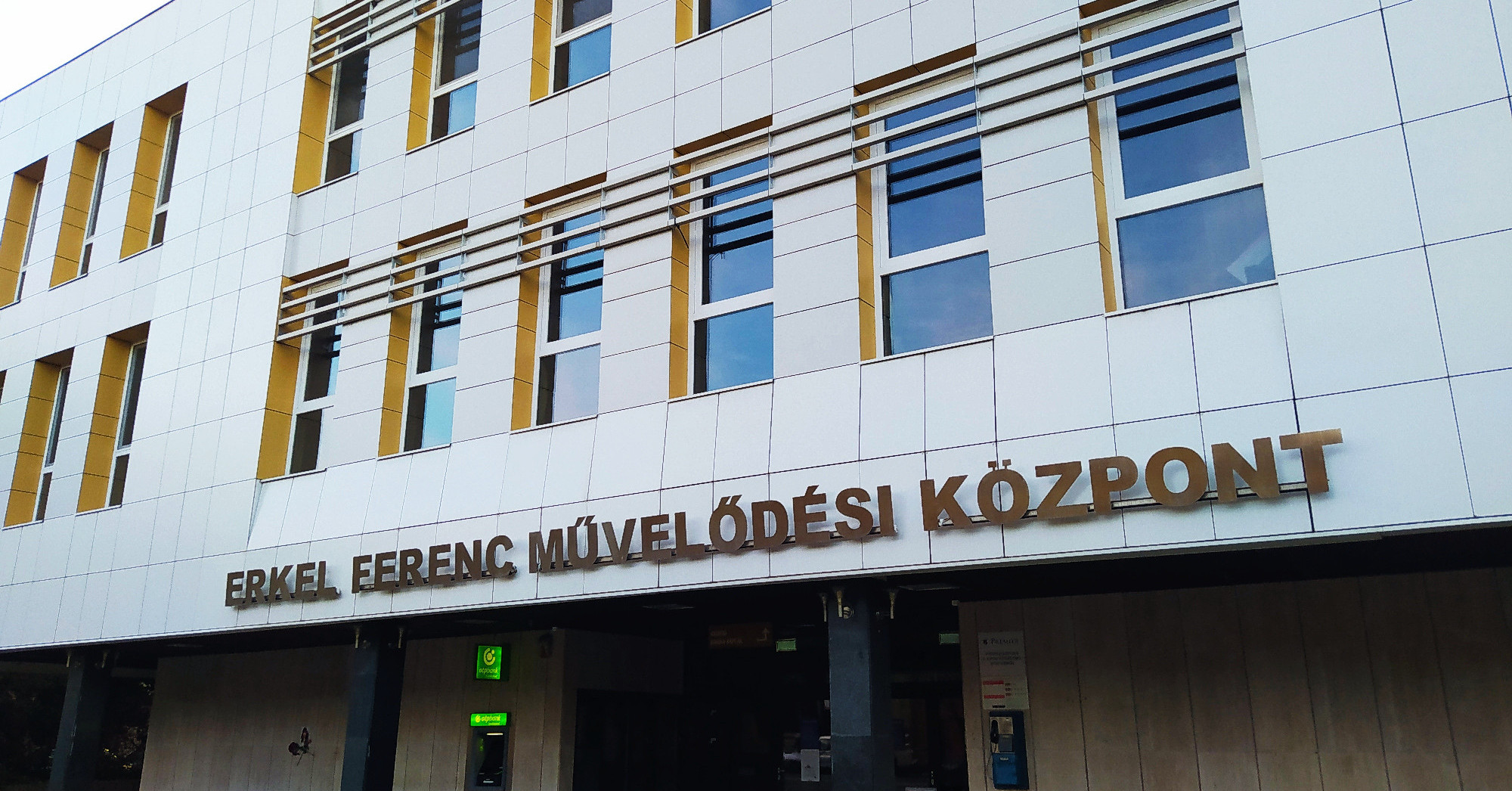 Elszomorító helyzetkép: kivégzett kultúra, átmenetileg bezárt művelődési ház Gyulán